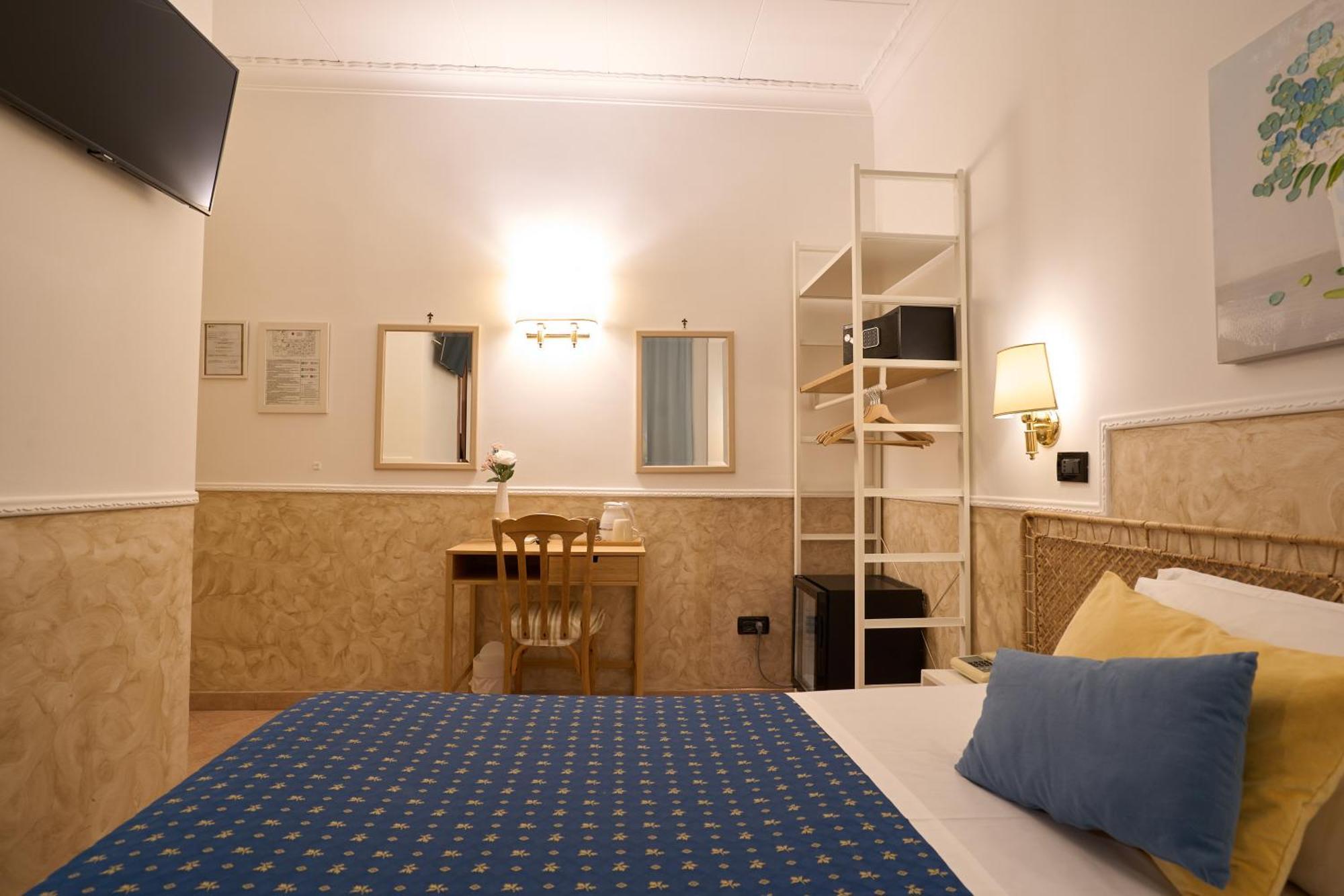 Ascot Hotel