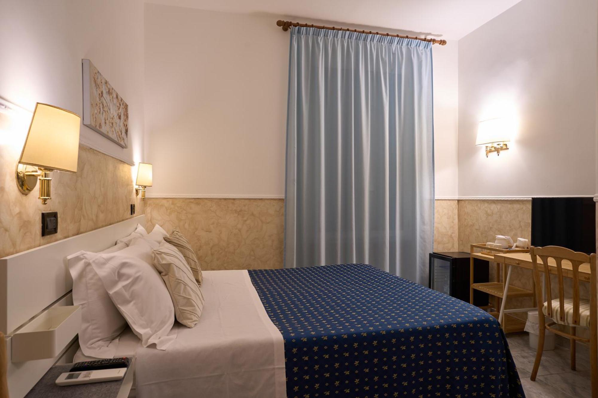 Ascot Hotel